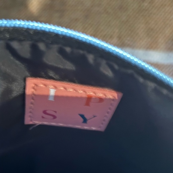 Ipsy cosmetic bag - Picture 4 of 4